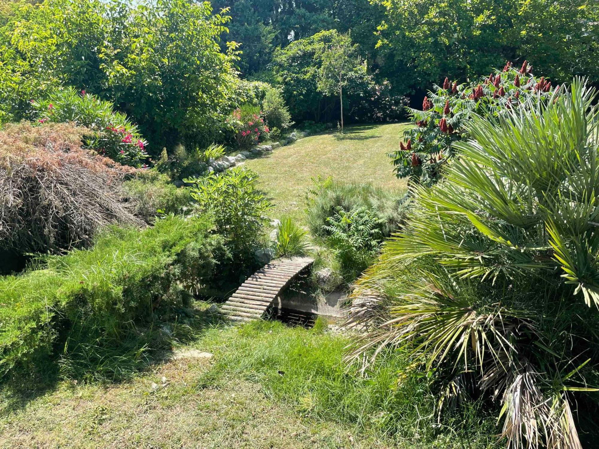 Gites Au Chateau Des Estubiers Les Granges-Gontardes Exterior foto